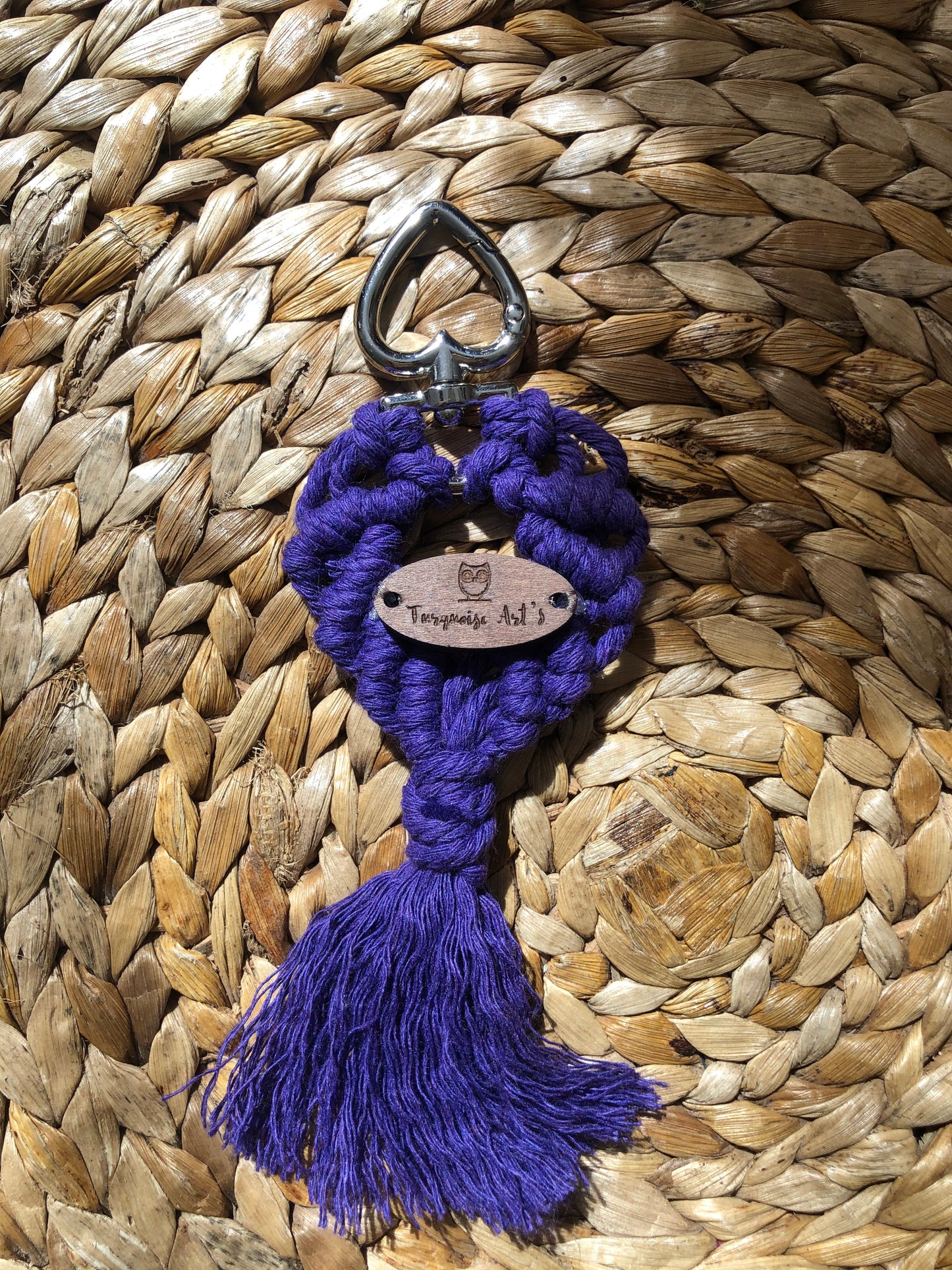 Porte clés en macramé violet